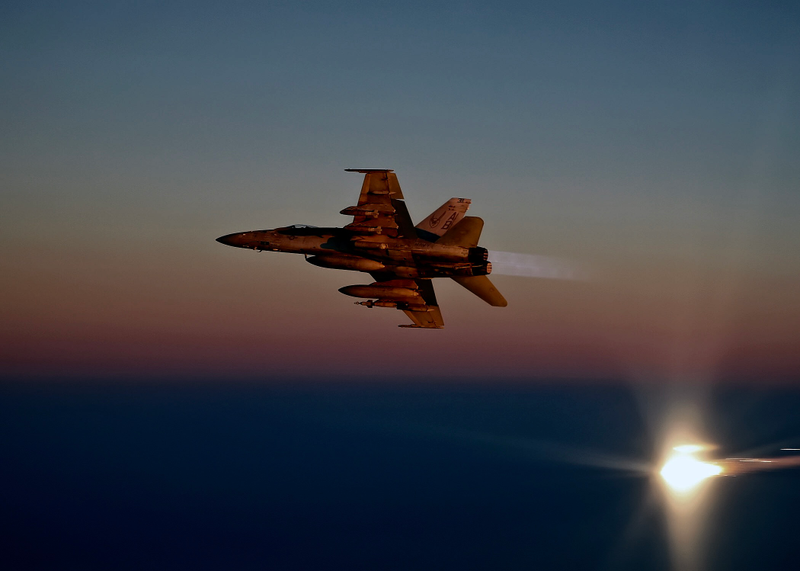Full load but no Sidewinders missiles in the wingtip rails...